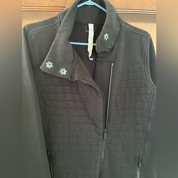 LULULEMON Womens BE TRUE Quilted Asymmetrical Zip Jacket - Picture 3 of 6